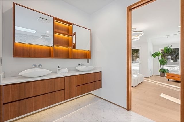 105 Summer, Weston, MA 02493