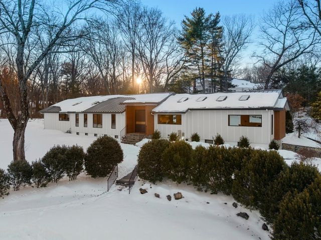 105 Summer, Weston, MA 02493