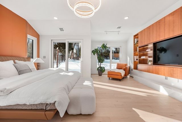 105 Summer, Weston, MA 02493