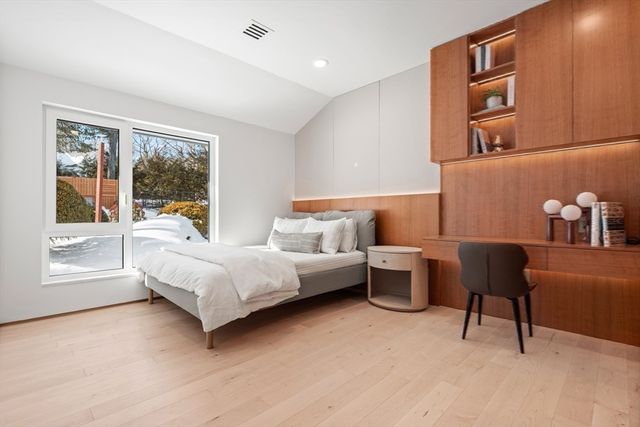 105 Summer, Weston, MA 02493