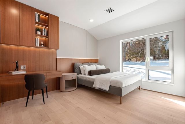 105 Summer, Weston, MA 02493