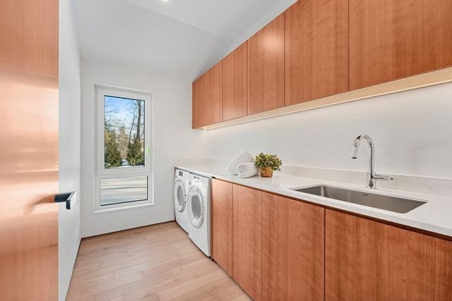 105 Summer, Weston, MA 02493