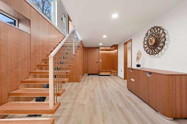 105 Summer, Weston, MA 02493