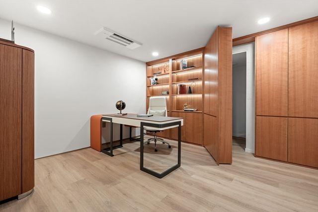 105 Summer, Weston, MA 02493