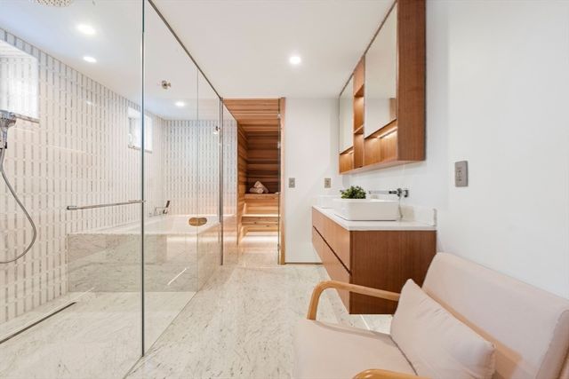 105 Summer, Weston, MA 02493