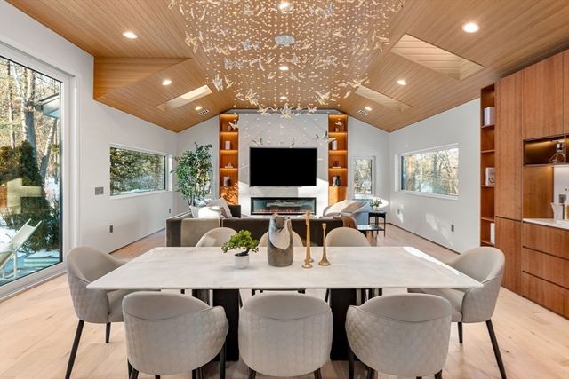 105 Summer, Weston, MA 02493