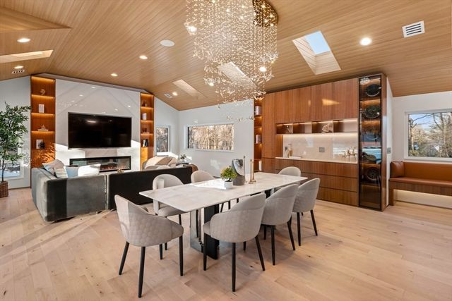 105 Summer, Weston, MA 02493