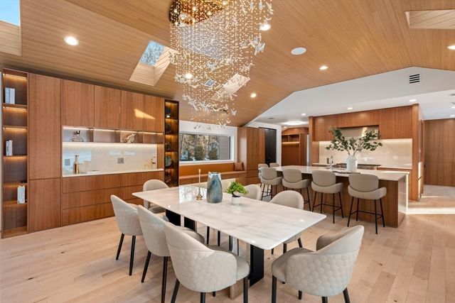 105 Summer, Weston, MA 02493