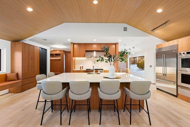 105 Summer, Weston, MA 02493