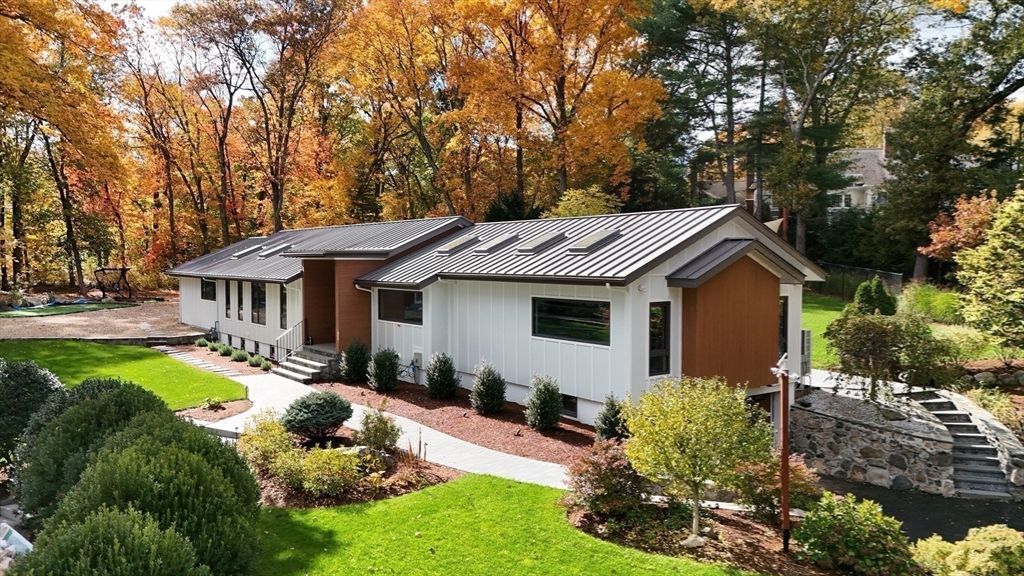 105 Summer, Weston, MA 02493