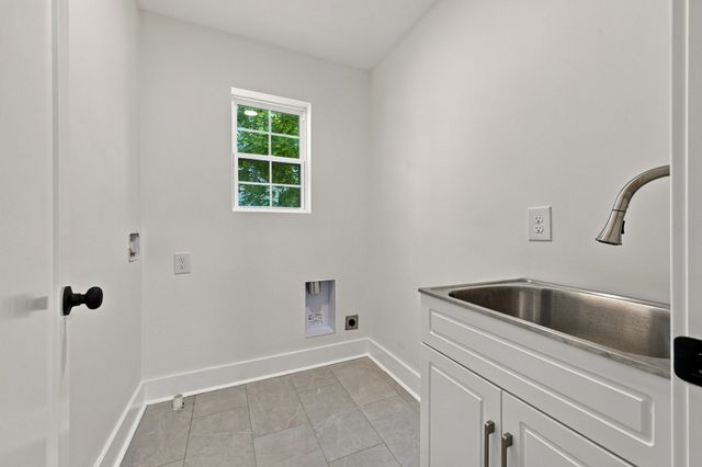 3402 Lallemand Dr, Nashville, TN 37211