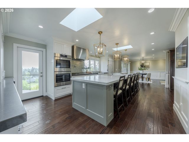 420 SPYGLASS Dr, Eugene, OR 97401