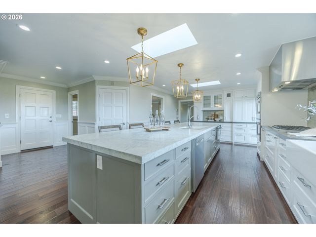 420 SPYGLASS Dr, Eugene, OR 97401