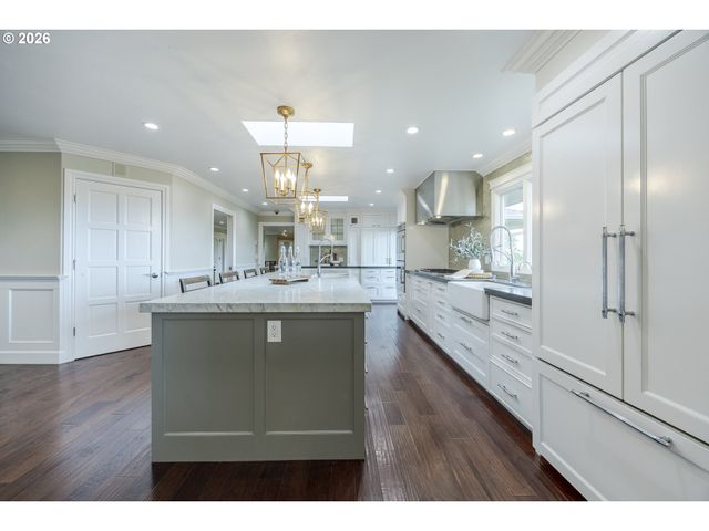 420 SPYGLASS Dr, Eugene, OR 97401