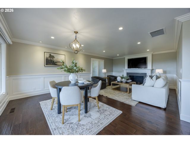 420 SPYGLASS Dr, Eugene, OR 97401