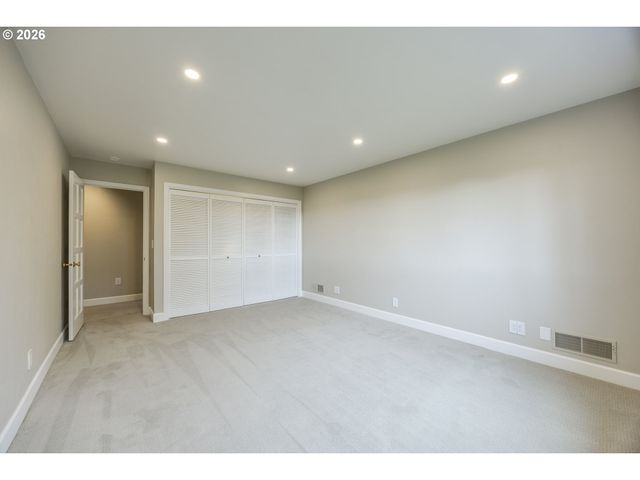 420 SPYGLASS Dr, Eugene, OR 97401