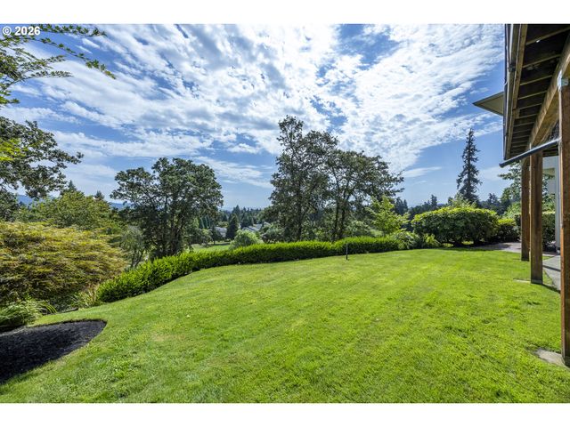 420 SPYGLASS Dr, Eugene, OR 97401
