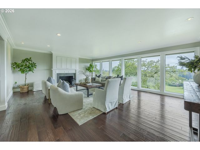 420 SPYGLASS Dr, Eugene, OR 97401