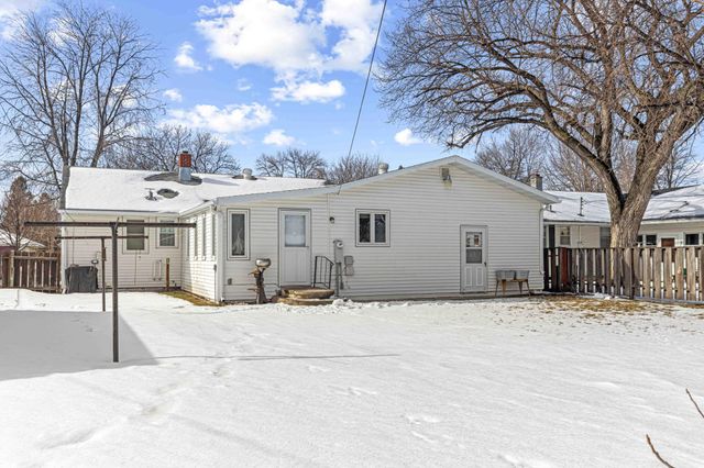 1722 15th Street S, Fargo, ND 58103