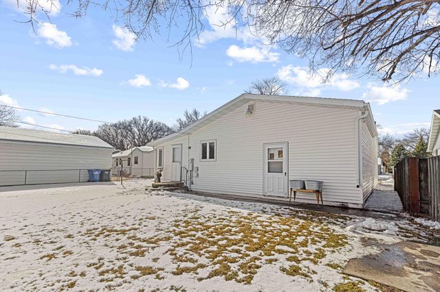 1722 15th Street S, Fargo, ND 58103