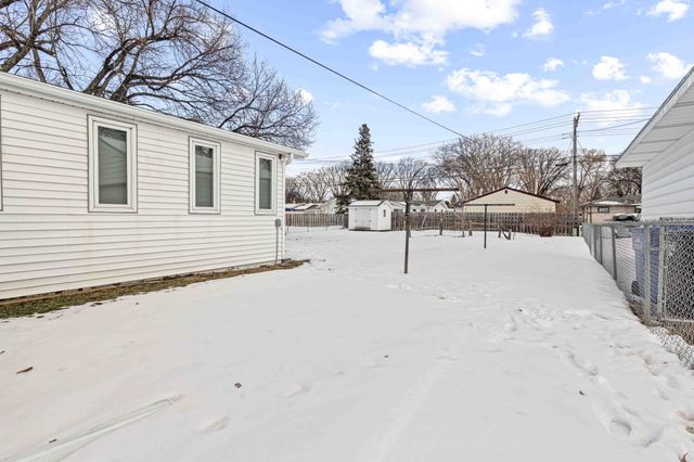 1722 15th Street S, Fargo, ND 58103