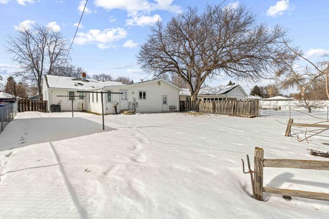 1722 15th Street S, Fargo, ND 58103