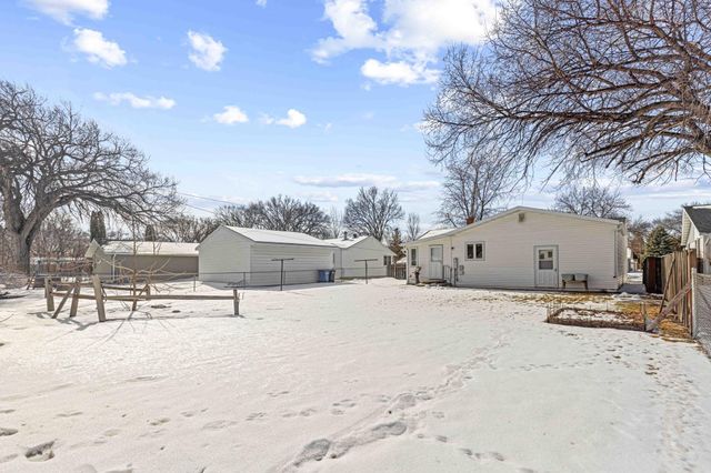 1722 15th Street S, Fargo, ND 58103