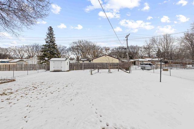 1722 15th Street S, Fargo, ND 58103