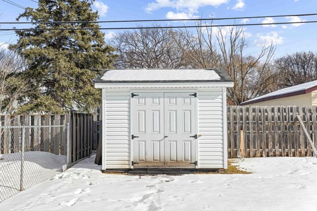 1722 15th Street S, Fargo, ND 58103