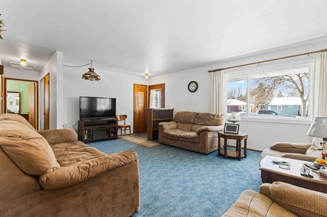 1722 15th Street S, Fargo, ND 58103