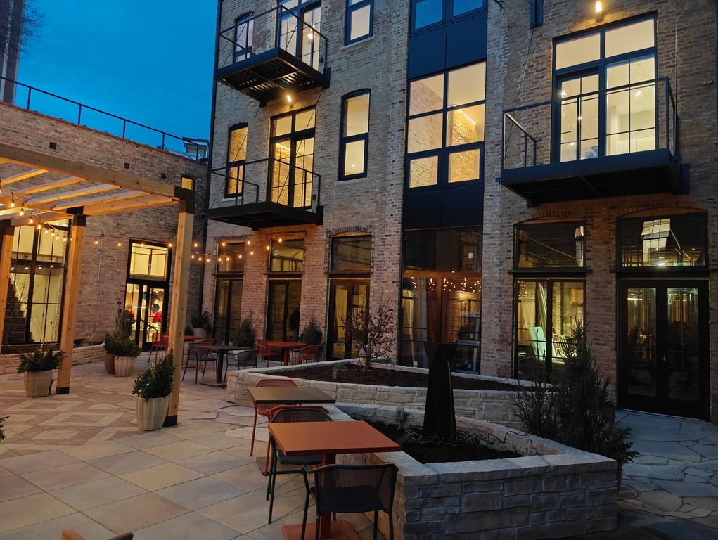 1810 N Wells Street 103, Chicago, IL 60614