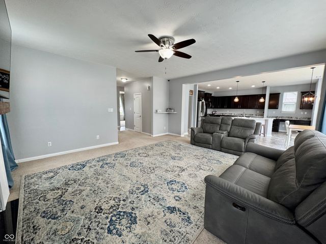 983 S Raylee Garden Drive, New Palestine, IN 46163