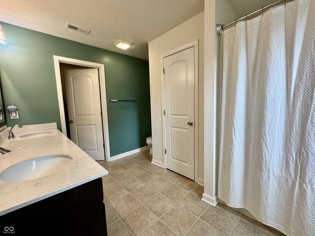 983 S Raylee Garden Drive, New Palestine, IN 46163