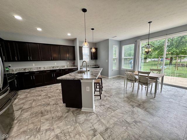 983 S Raylee Garden Drive, New Palestine, IN 46163