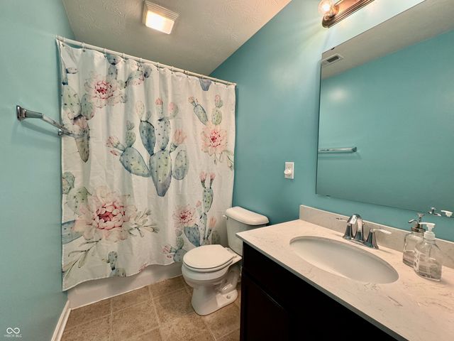 983 S Raylee Garden Drive, New Palestine, IN 46163