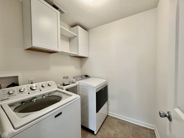 983 S Raylee Garden Drive, New Palestine, IN 46163