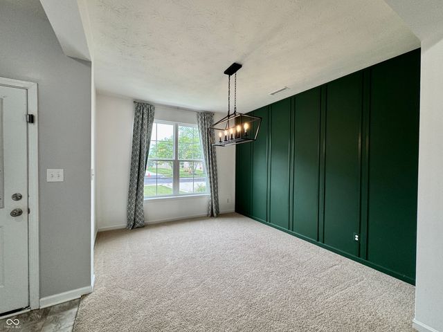 983 S Raylee Garden Drive, New Palestine, IN 46163