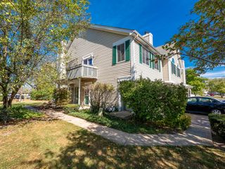 2214 Colorado Avenue 2214, Elgin, IL 60123