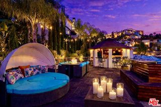 8835 Evanview Drive, Los Angeles, CA 90069