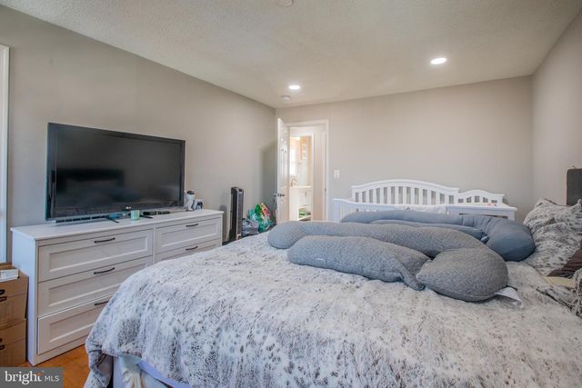 4925 JUST ST NE, Washington, DC 20019