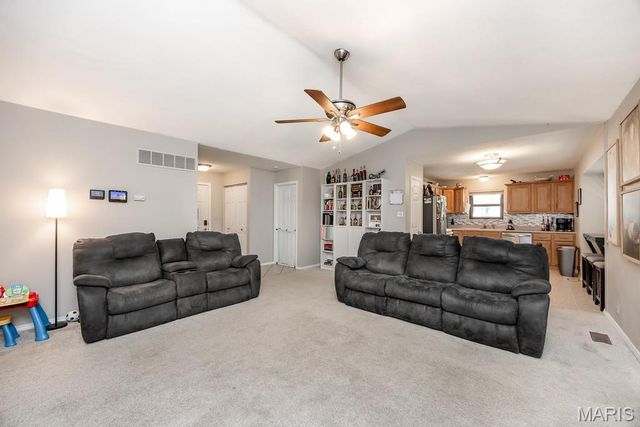 40 Innsbruck Lane, Shiloh, IL 62221