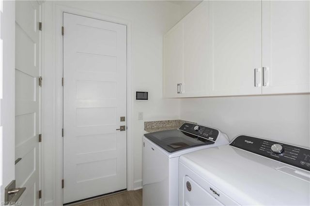 9004 Calypso CT, Naples, FL 34112