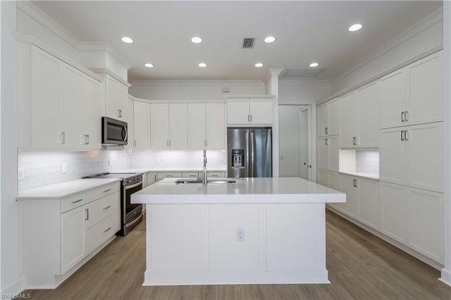 9004 Calypso CT, Naples, FL 34112