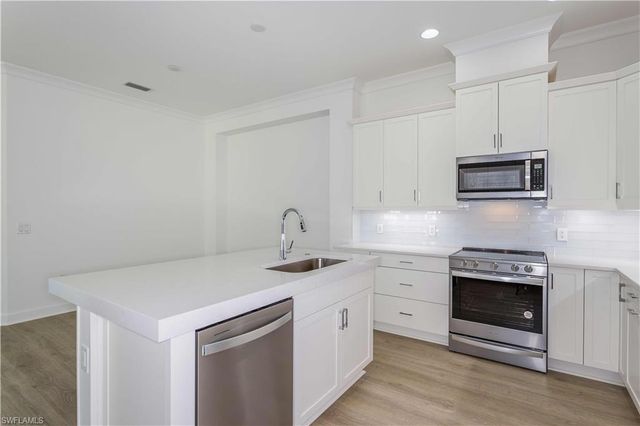 9004 Calypso CT, Naples, FL 34112