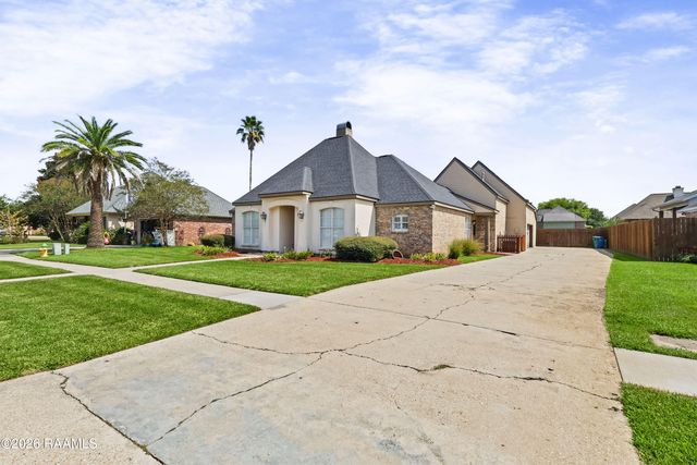 105 Pleasant Lake Drive, Youngsville, LA 70592