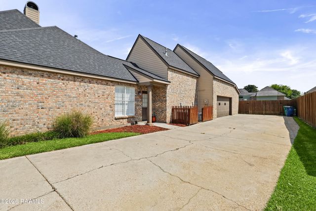 105 Pleasant Lake Drive, Youngsville, LA 70592
