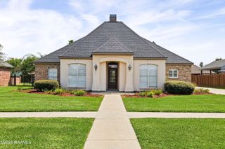 105 Pleasant Lake Drive, Youngsville, LA 70592