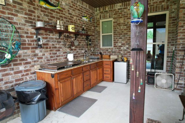 312 Lemon B Rd, Slaughter, LA 70777