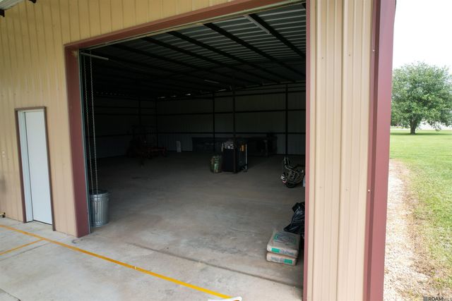 312 Lemon B Rd, Slaughter, LA 70777