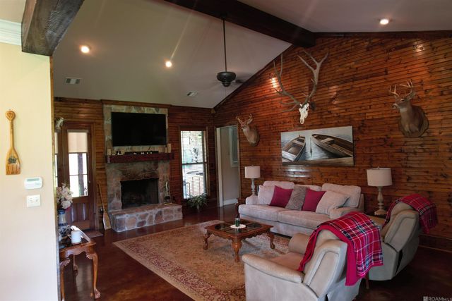 312 Lemon B Rd, Slaughter, LA 70777